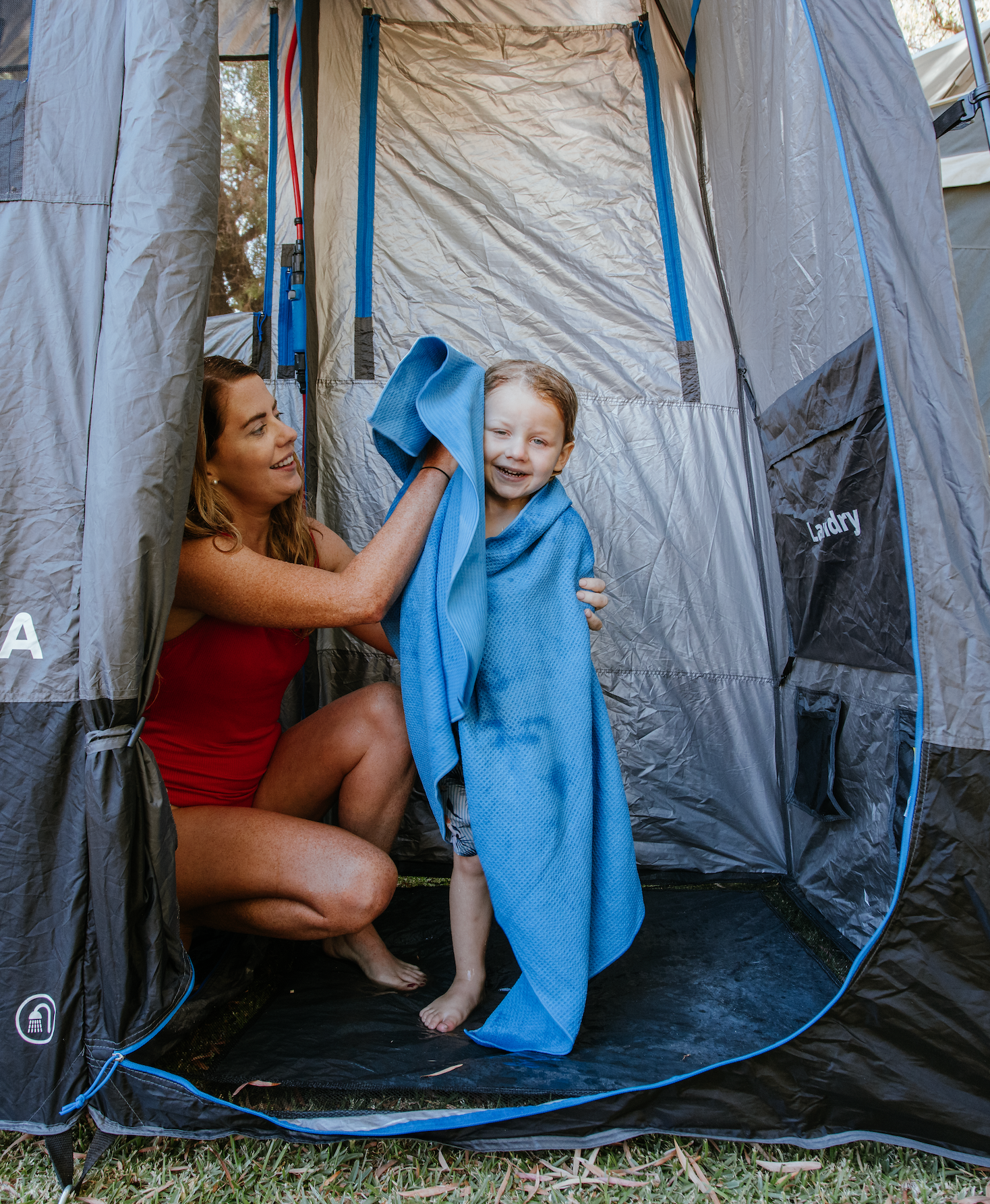 Ensuite Double drying a kid